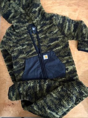 Carhartt Size 24M Olive and Black Camo Sherpa Full Body Zip Hoodie